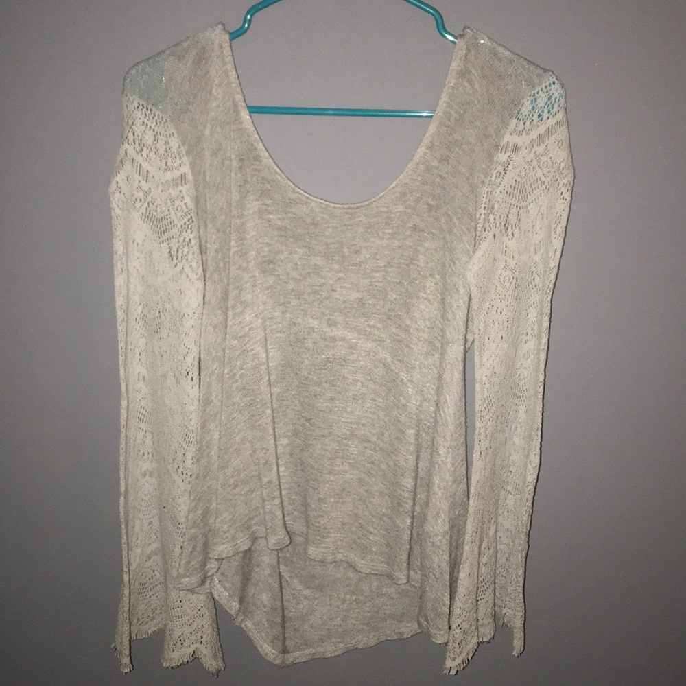 Hollister lace sleeves shirt